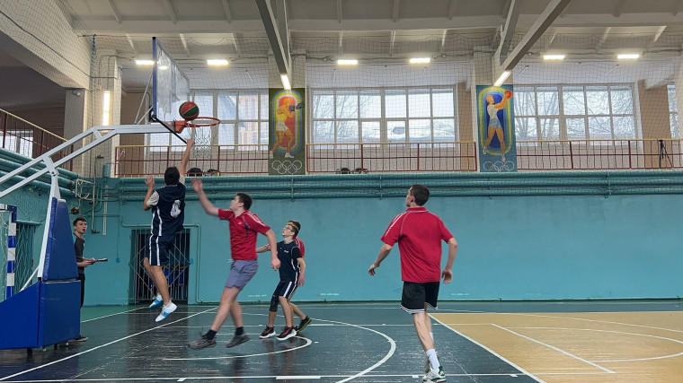 Соревнованиях по баскетболу 3×3 (юноши, девушки).
